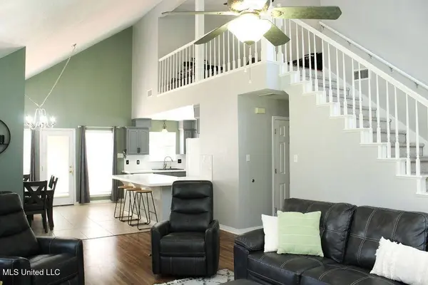 2204 Beachview Drive, Ocean Springs, MS 39564