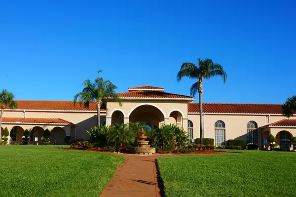 Discover Four Lakes Golf Club Retirement Community: An Ideal 55+ Active Adult Community,Ira Miller - Broker/Owner