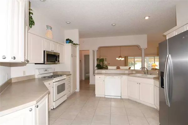 2120 WILLOW GROVE WAY, The Villages, FL 32162