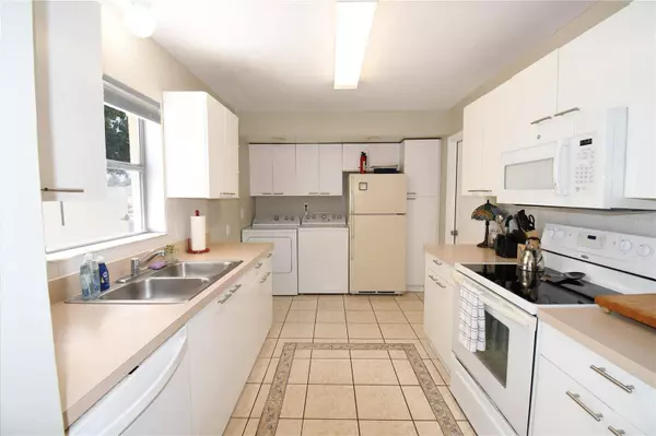 1325 BALBOA CT, The Villages, FL 32159