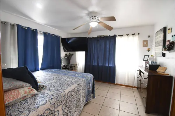4107 DOVE VALLEY LN, Lady Lake, FL 32159
