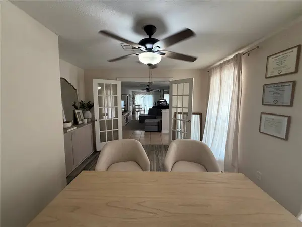 4327 Oakside DR, Houston, TX 77053