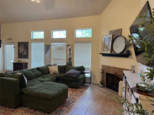 2216 Highpoint Meadow, Conroe, TX 77304