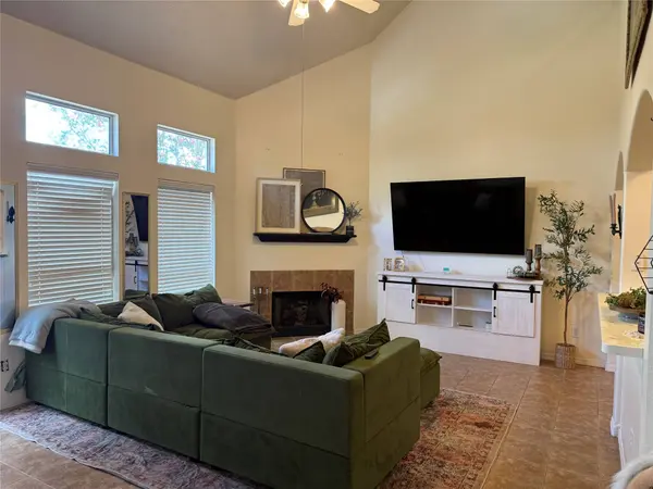 2216 Highpoint Meadow, Conroe, TX 77304