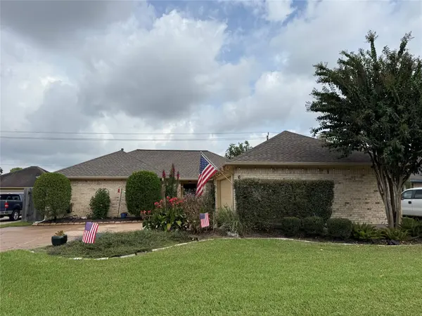 6623 Gleneagles DR, Pasadena, TX 77505