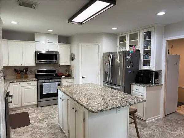 6623 Gleneagles DR, Pasadena, TX 77505