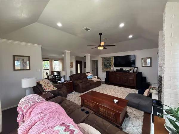 6623 Gleneagles DR, Pasadena, TX 77505