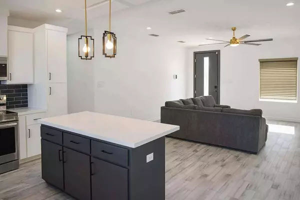 602 Bluebeard Ct, Laredo, TX 78046