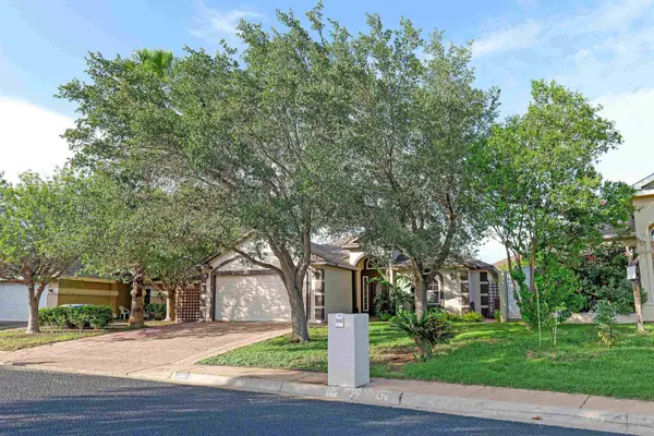 2081 Quito Loop, Laredo, TX 78043