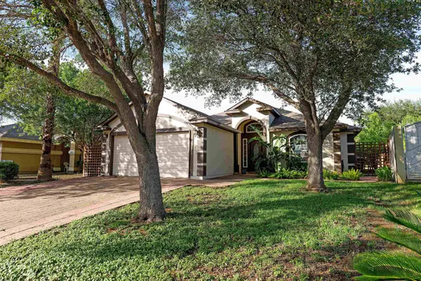 2081 Quito Loop, Laredo, TX 78043
