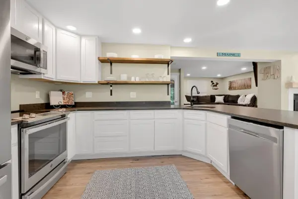 10 E Pinnacle RD #10, Bridgton, ME 04009