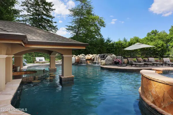 6 Bordens Brook Way, Holmdel, NJ 07733