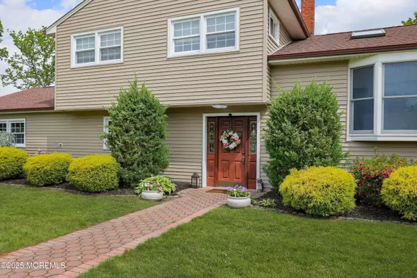 2 Nassau Place, Middletown, NJ 07748