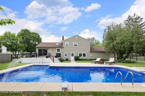 2 Nassau Place, Middletown, NJ 07748