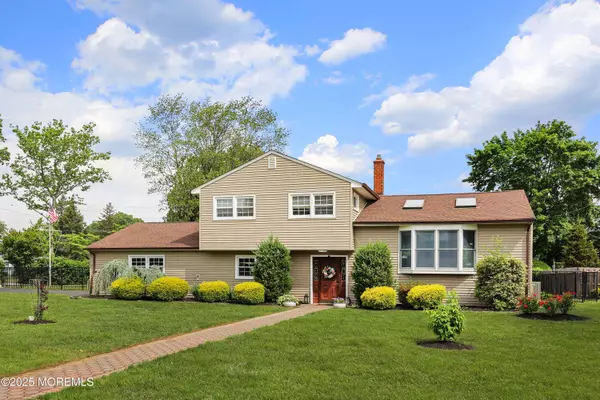 2 Nassau Place, Middletown, NJ 07748