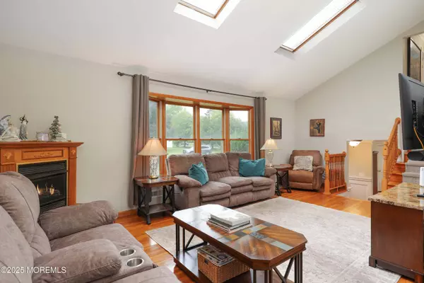 2 Nassau Place, Middletown, NJ 07748