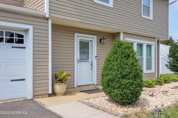 4 Meadow Court, Hazlet, NJ 07730