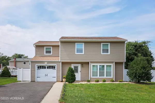 4 Meadow Court, Hazlet, NJ 07730