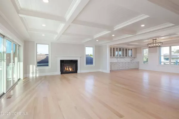 6 Cayman Avenue, Toms River, NJ 08753