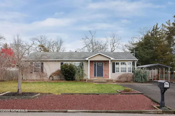 9 Center Place, Toms River, NJ 08753