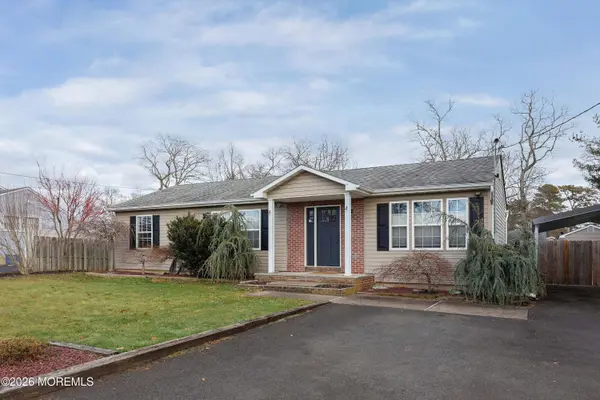 9 Center Place, Toms River, NJ 08753