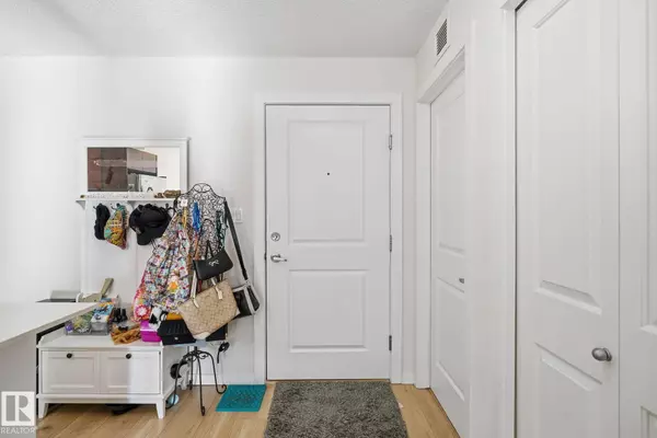 #311 9523 160 AV NW, Edmonton, AB T5Z 0M4