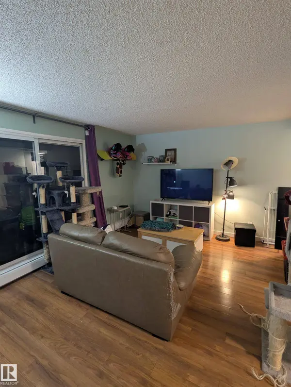 #2 9140 149 ST NW, Edmonton, AB T5R 1C2