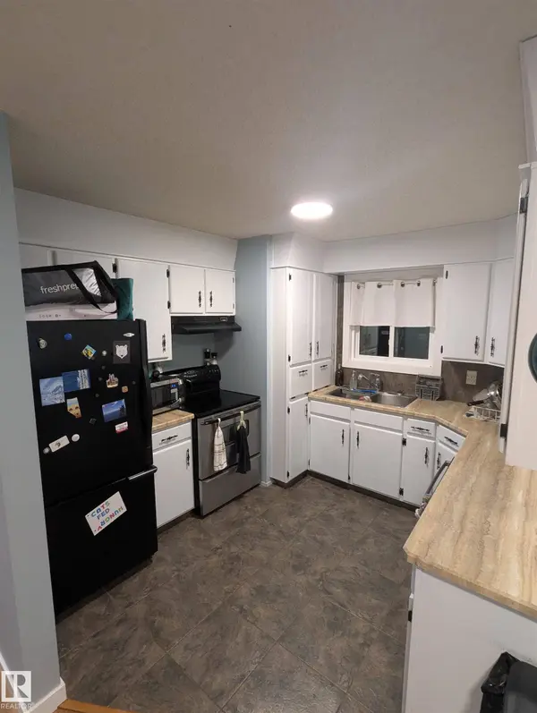 #2 9140 149 ST NW, Edmonton, AB T5R 1C2