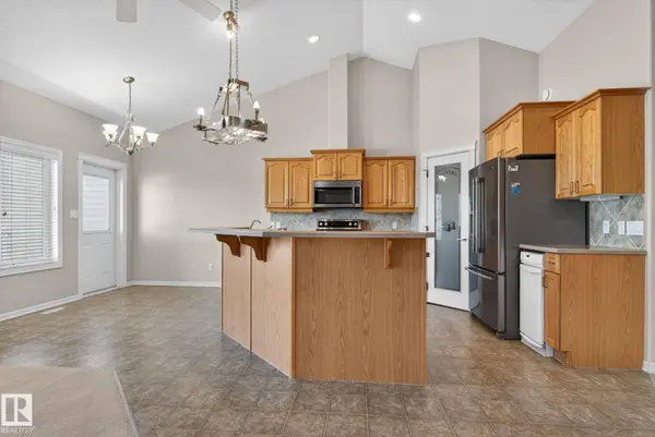 #34 3003 34 AV NW, Edmonton, AB T6T 0A1