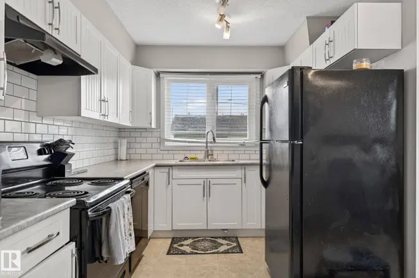 7804 136 AV NW, Edmonton, AB T5C 2K5