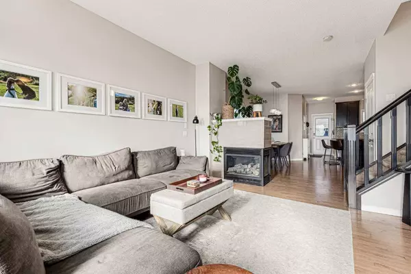 1237 Reunion RD Northwest, Airdrie, AB T4B 0Z7