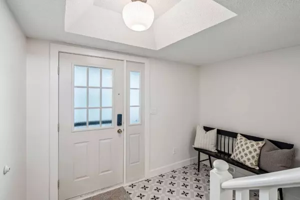 3437 42 ST NW #129, Calgary, AB T3A 2M7