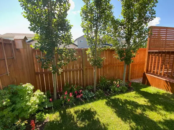 325 Covecreek Close NE, Calgary, AB T3K 0J4