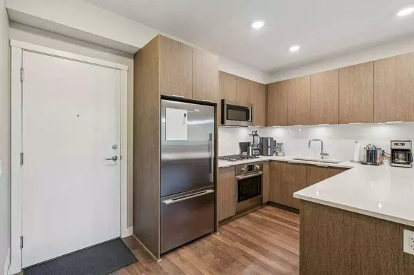 823 5 AVE NW #329, Calgary, AB T2N 0R5