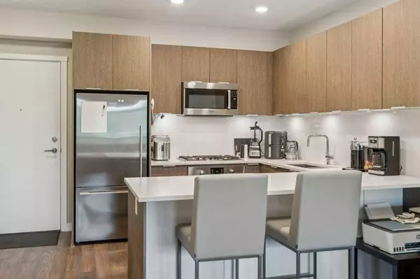 823 5 AVE NW #329, Calgary, AB T2N 0R5