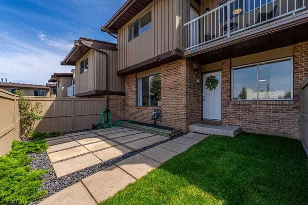 1055 72 AVE NW #20, Calgary, AB T2K 5S4