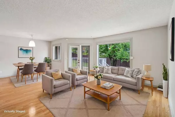 208 Coach Side RD SW, Calgary, AB T3H 2T3