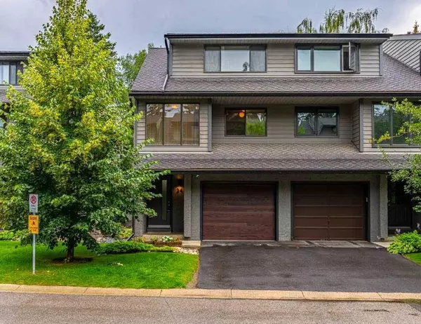 10 Point DR NW #34, Calgary, AB T3B 4W2
