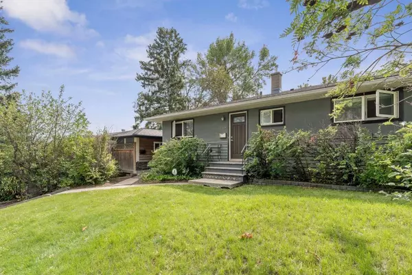 439 Hendon DR NW, Calgary, AB T2K 2A1