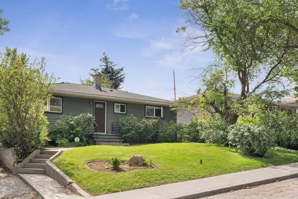 439 Hendon DR NW, Calgary, AB T2K 2A1