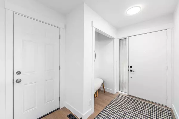 27 Silver Springs DR NW #72, Calgary, AB T3B 4N3