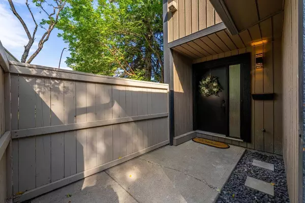 27 Silver Springs DR NW #72, Calgary, AB T3B 4N3