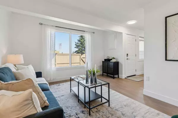 1055 72 AVE NW #21, Calgary, AB T2K 5S4