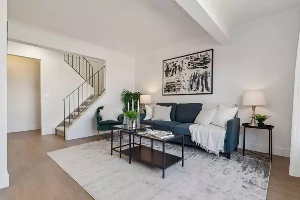 1055 72 AVE NW #21, Calgary, AB T2K 5S4