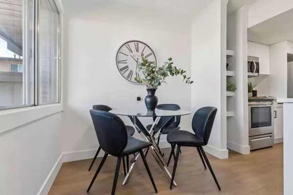 1055 72 AVE NW #21, Calgary, AB T2K 5S4