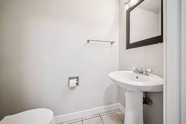 5425 Pensacola CRES SE #60, Calgary, AB T2A 2G7