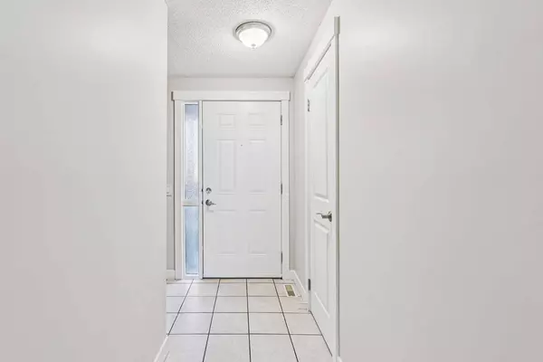 5425 Pensacola CRES SE #60, Calgary, AB T2A 2G7