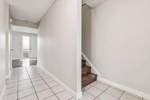 5425 Pensacola CRES SE #60, Calgary, AB T2A 2G7