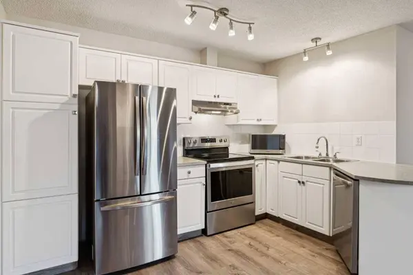 10 Sierra Morena Mews SW #318, Calgary, AB T3H 3K6