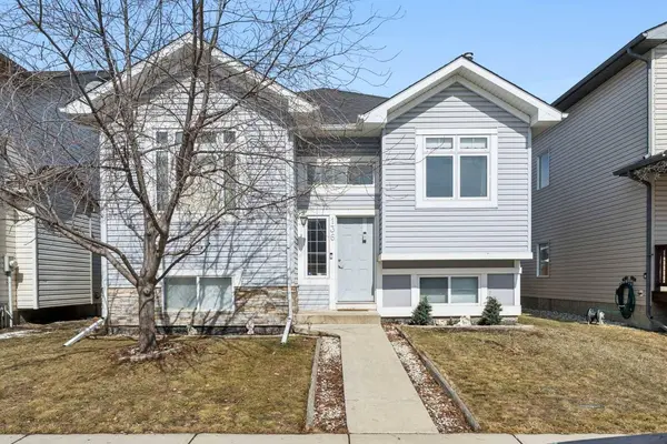 136 Luxstone PL SW, Airdrie, AB T4B 3C2